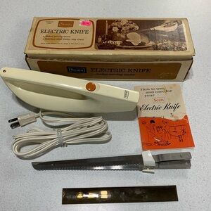 Sears Cream Electric Knife with Silver Blade